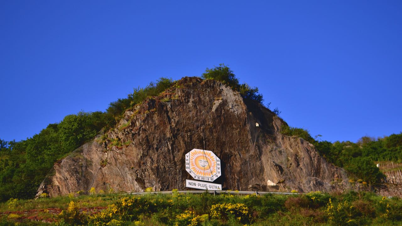 Blick aud die Neumagener Sonnenuhr